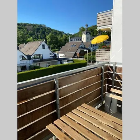 Mit Blick Auf Schloss Sayn דירה