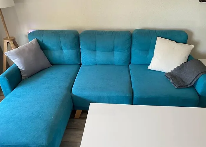 Mit Blick Auf Schloss Sayn בנדורף